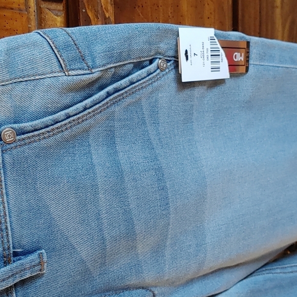 🌻NWT One 5 One Ladies Goddess Fit Bermuda Shorts - Picture 3 of 9